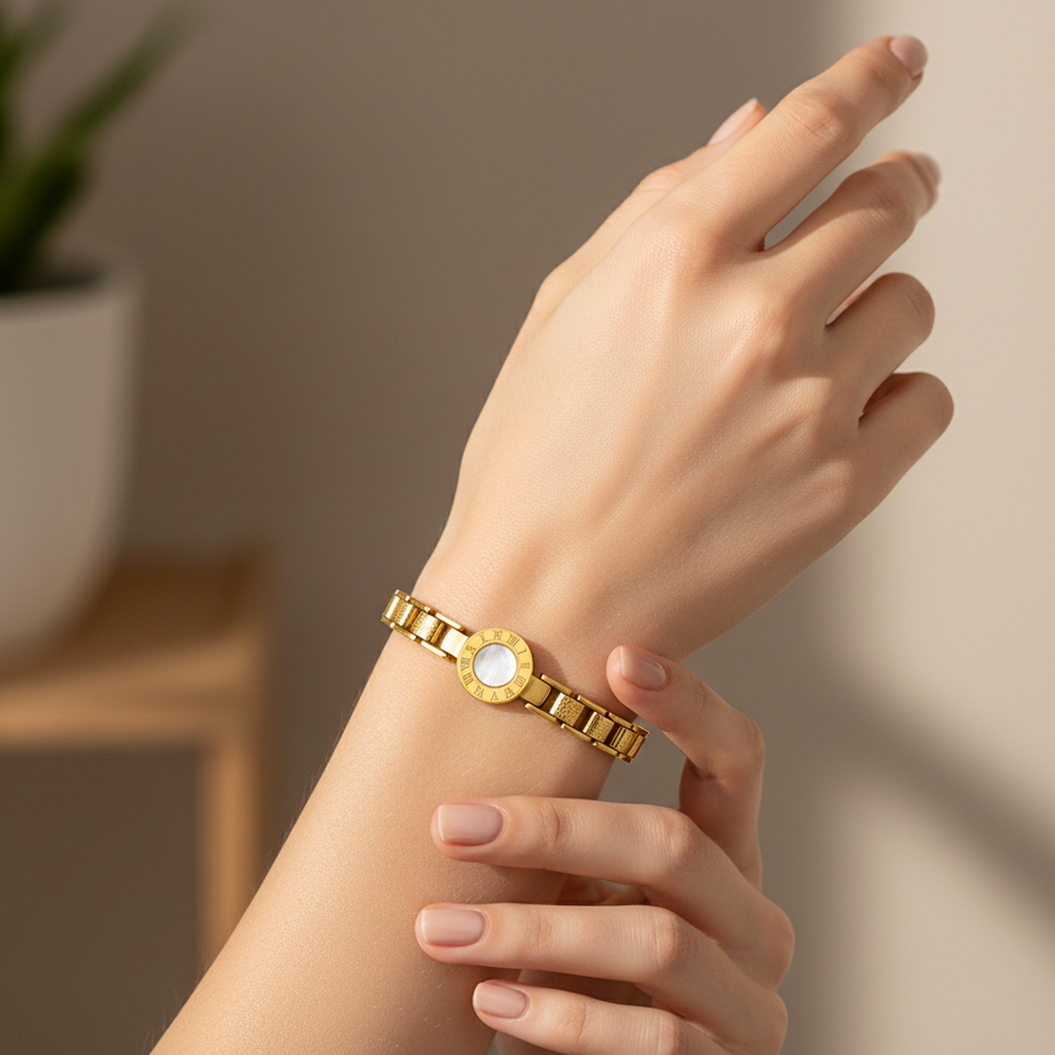 Timeless Gold Link Bracelet - Image 3